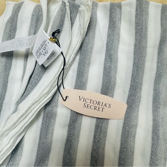 Victoria's Secret Supermodels Essentials Scarf - Picture 7 of 8